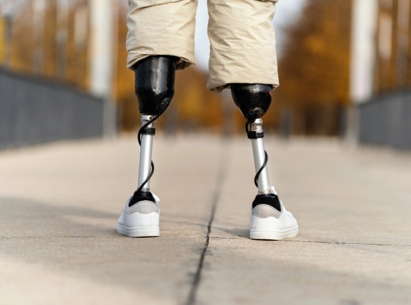 7 Coisas Que Ninguém Te Conta Sobre Andar com Prótese de Perna pela Primeira Vez
